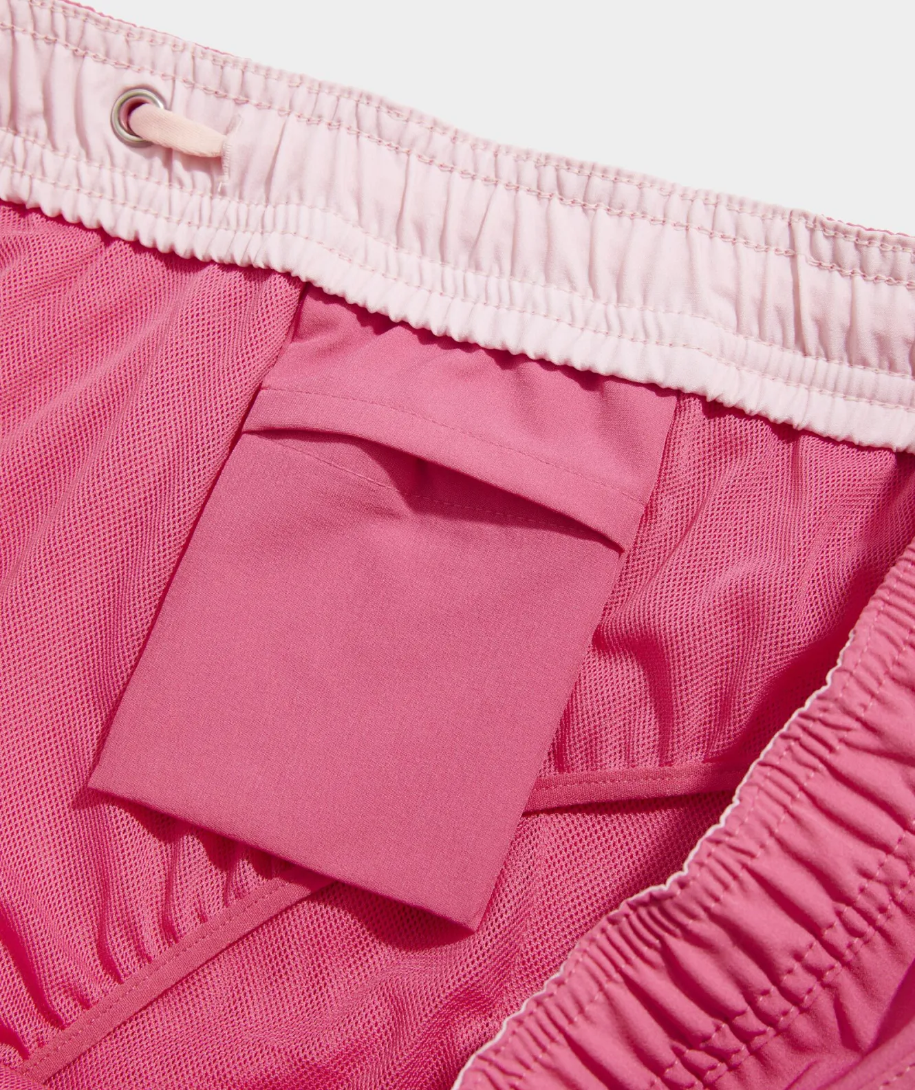 Vineyard Vines 5 Inch Solid Chappy Swim Trunks< Swimwear