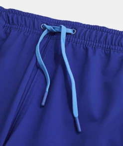 Vineyard Vines 7 Inch Solid Chappy Swim Trunks< Swimwear