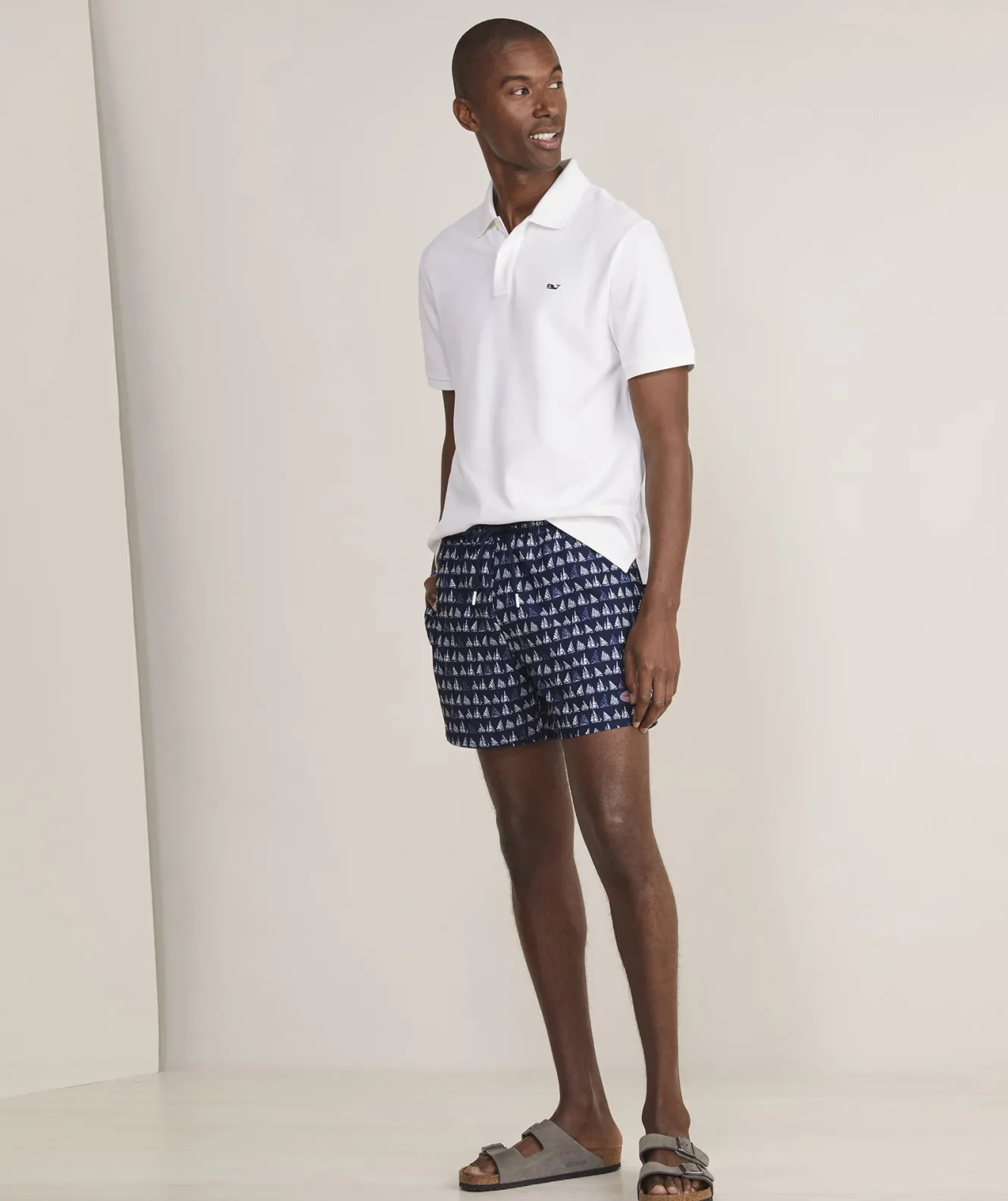 Vineyard Vines 7 Inch Solid Chappy Swim Trunks< Mens