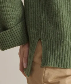 Vineyard Vines Cropped Cable V-Neck Sweater< Sweaters